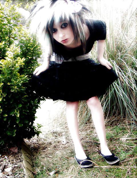 19P Cute emo (non porn)