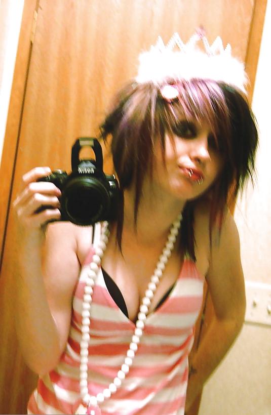 19P Cute emo (non porn)
