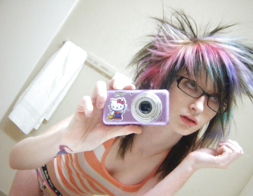 19P Cute emo (non porn)