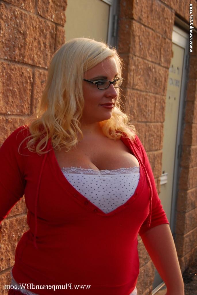 16P Fatty blonde in glasses smoking and stripping off her clothes