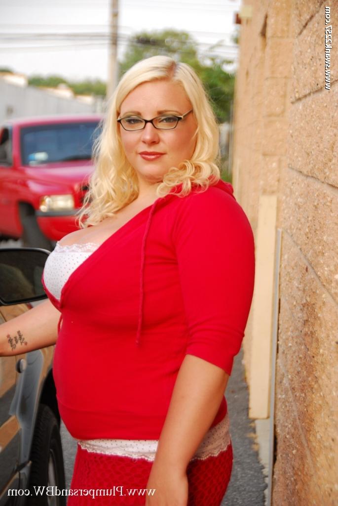 16P Fatty blonde in glasses smoking and stripping off her clothes