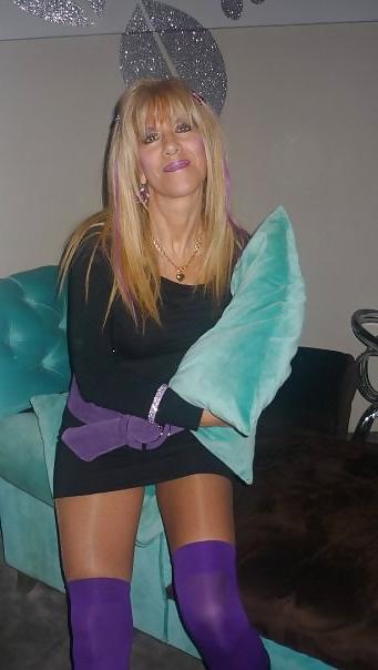 25P Bitch blonde exhibitionist