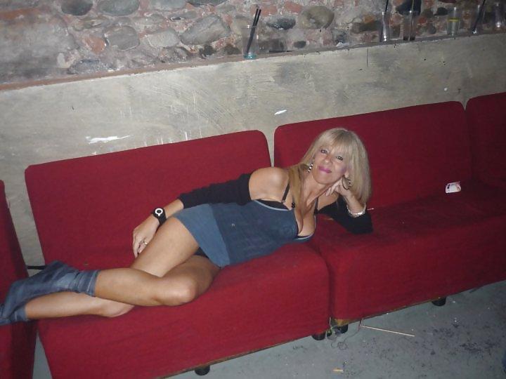 25P Bitch blonde exhibitionist