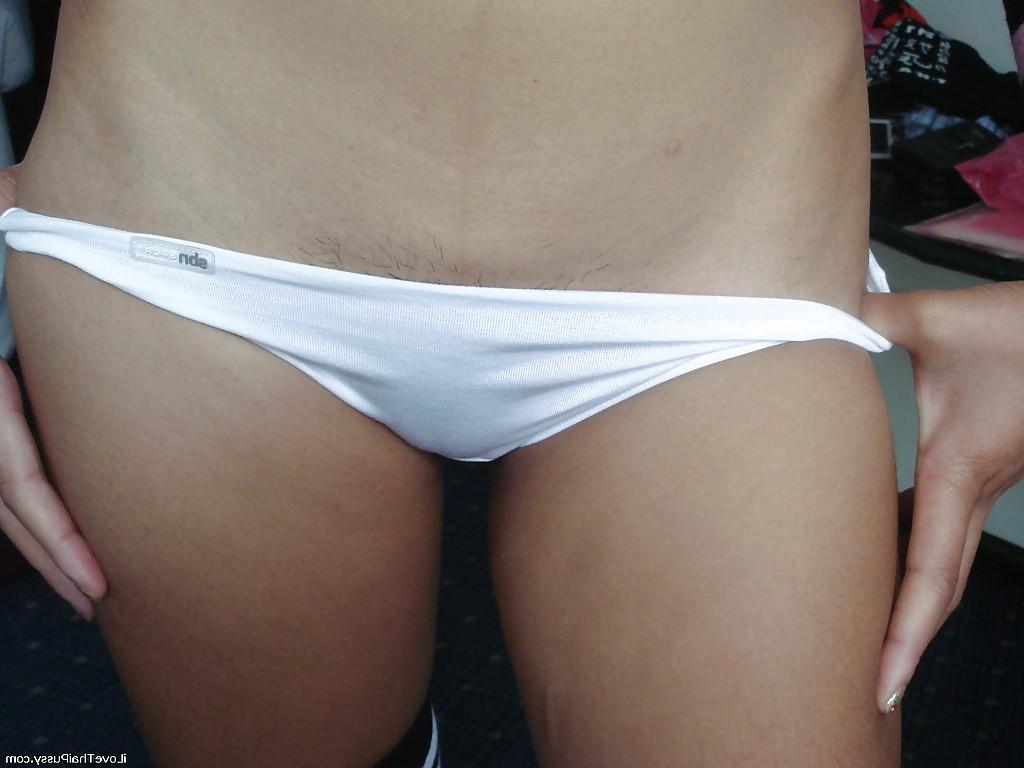 16P Young asian girl exposing her tiny tits and trimmed juicy cunt