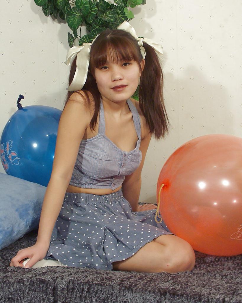 16P Nasty thai floosie flashing her nice titties and sexy panties