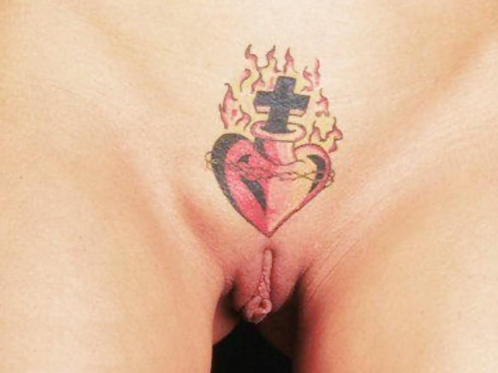 25P Moshe Loves Pussy Art
