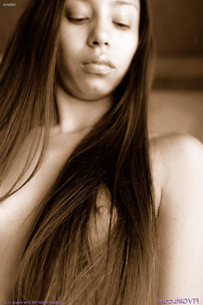 20P Pictures of a cute teen playing with her pussy