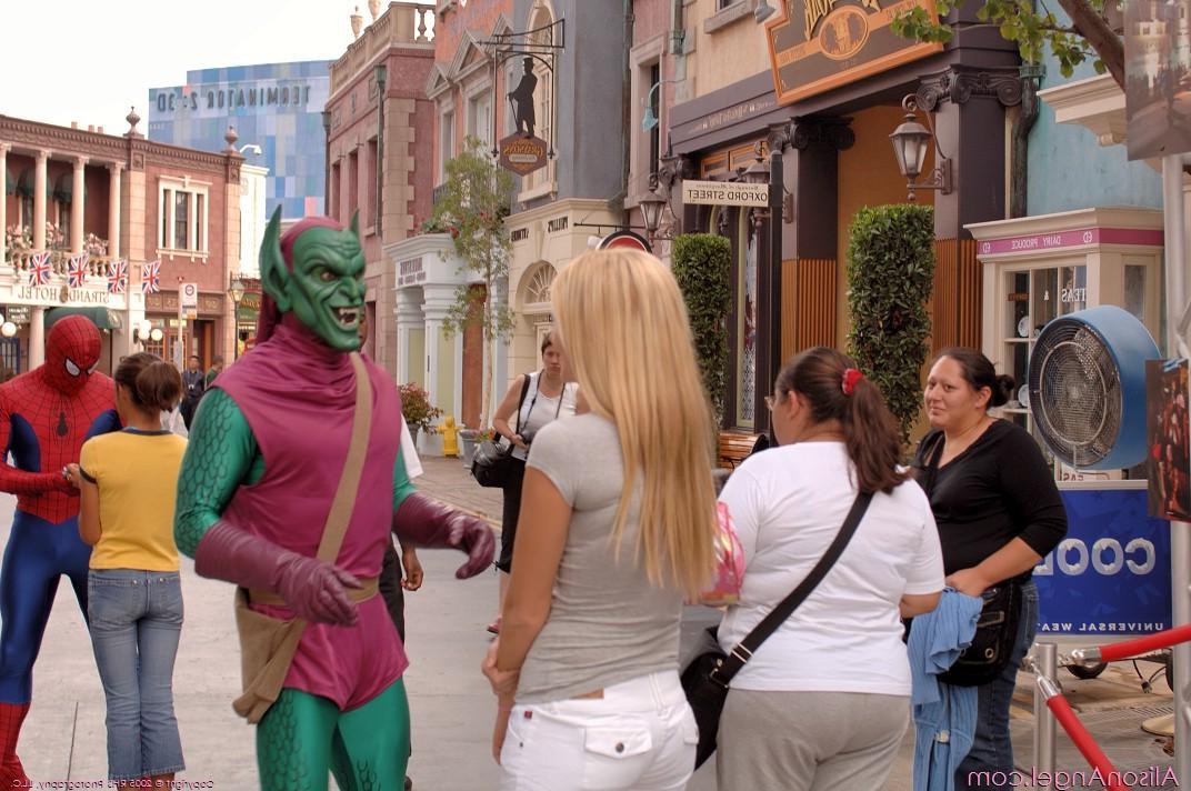 18P Pics of Alison Angel exposing herself in public