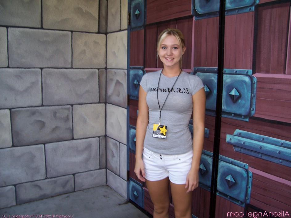18P Pics of Alison Angel exposing herself in public