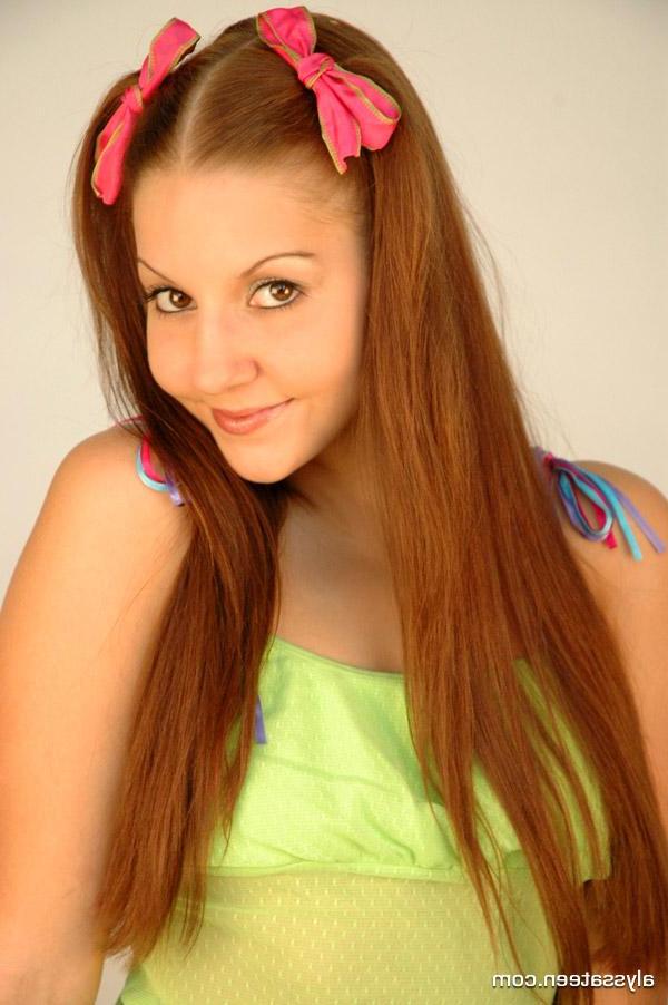 13P Pictures of teen model Alyssa Teen looking cute and fuckable