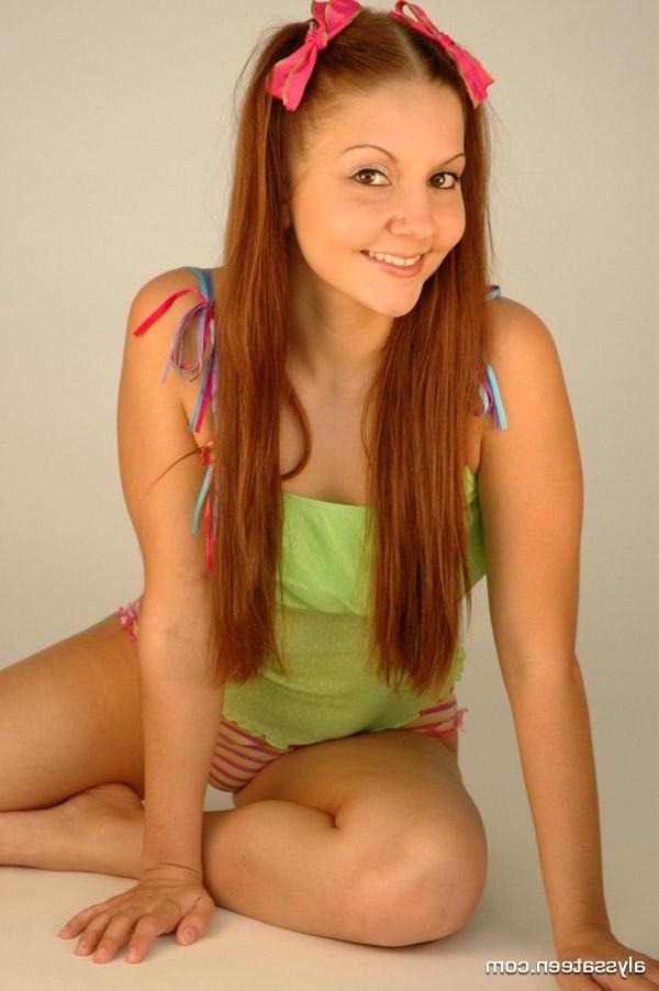 13P Pictures of teen model Alyssa Teen looking cute and fuckable