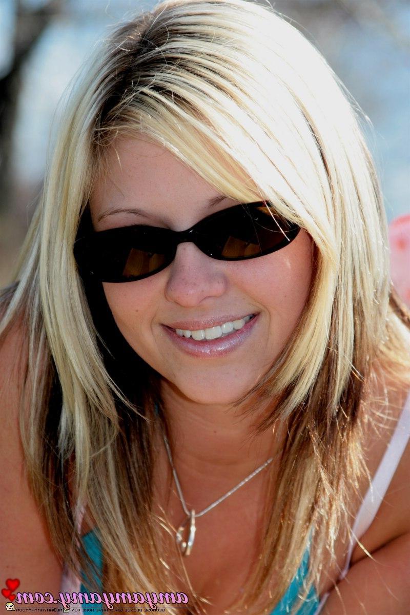 20P Pictures of Amy Amy Amy looking cute outside