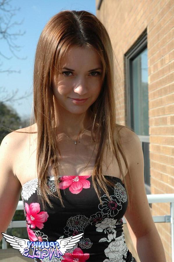 20P Pictures of a cute teen teasing outside