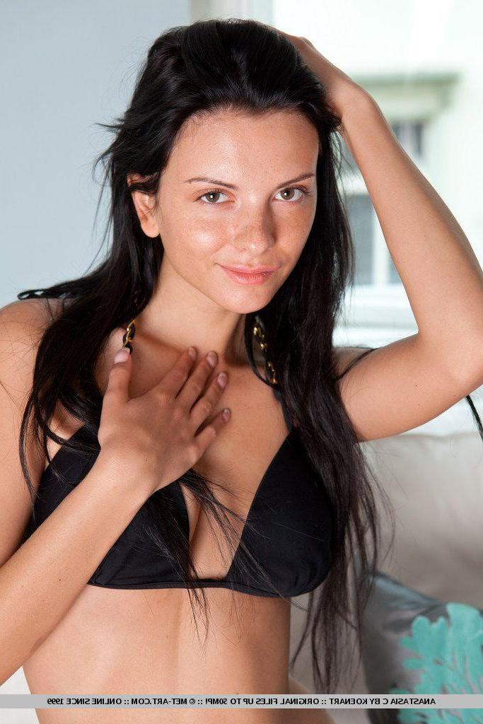 18P Pictures of Anastasia C giving you her tight vagina