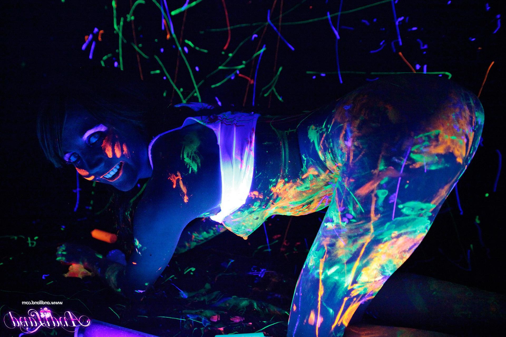 15P Andi Land gets super kinky with the black light and neon body paint