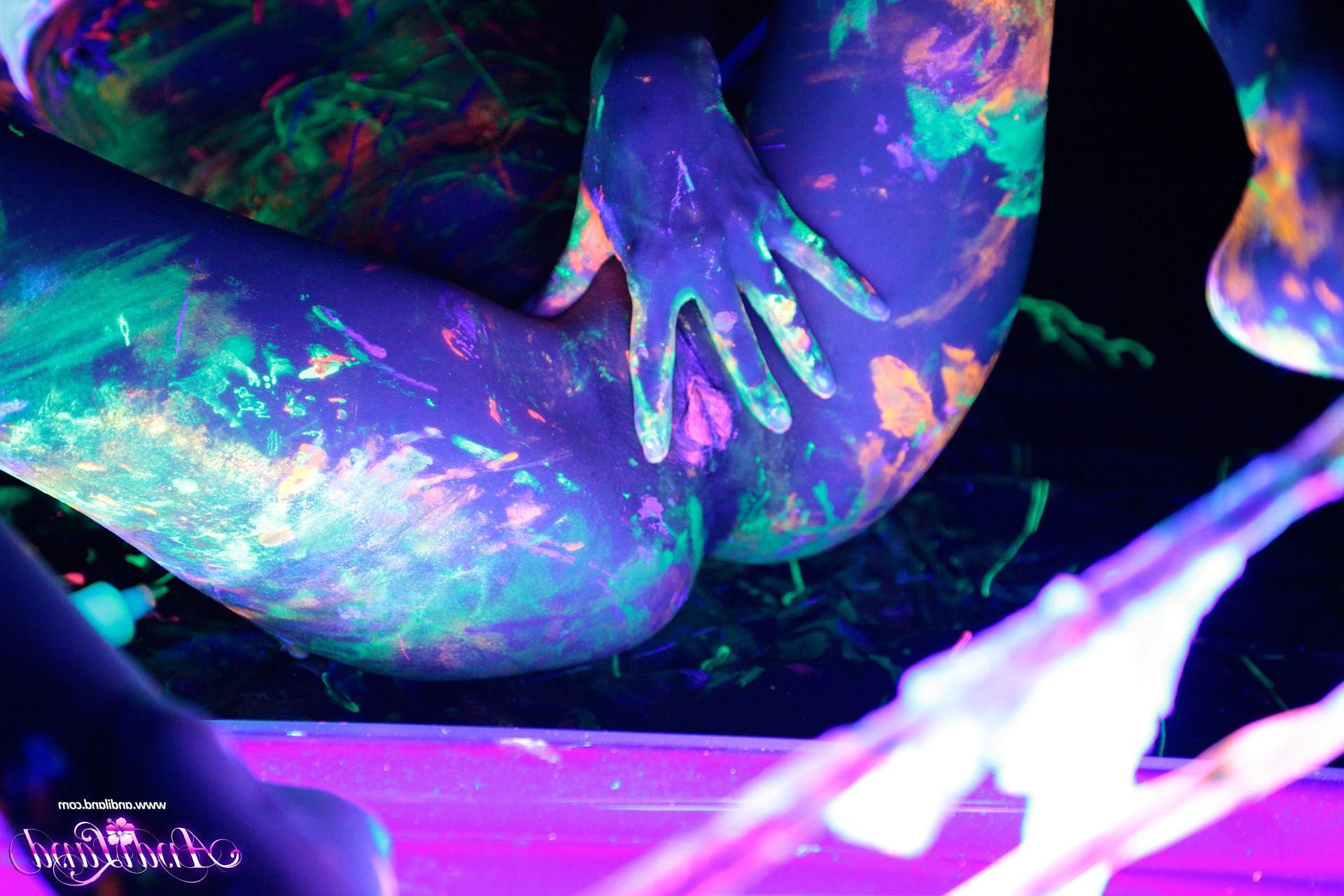 15P Andi Land gets super kinky with the black light and neon body paint