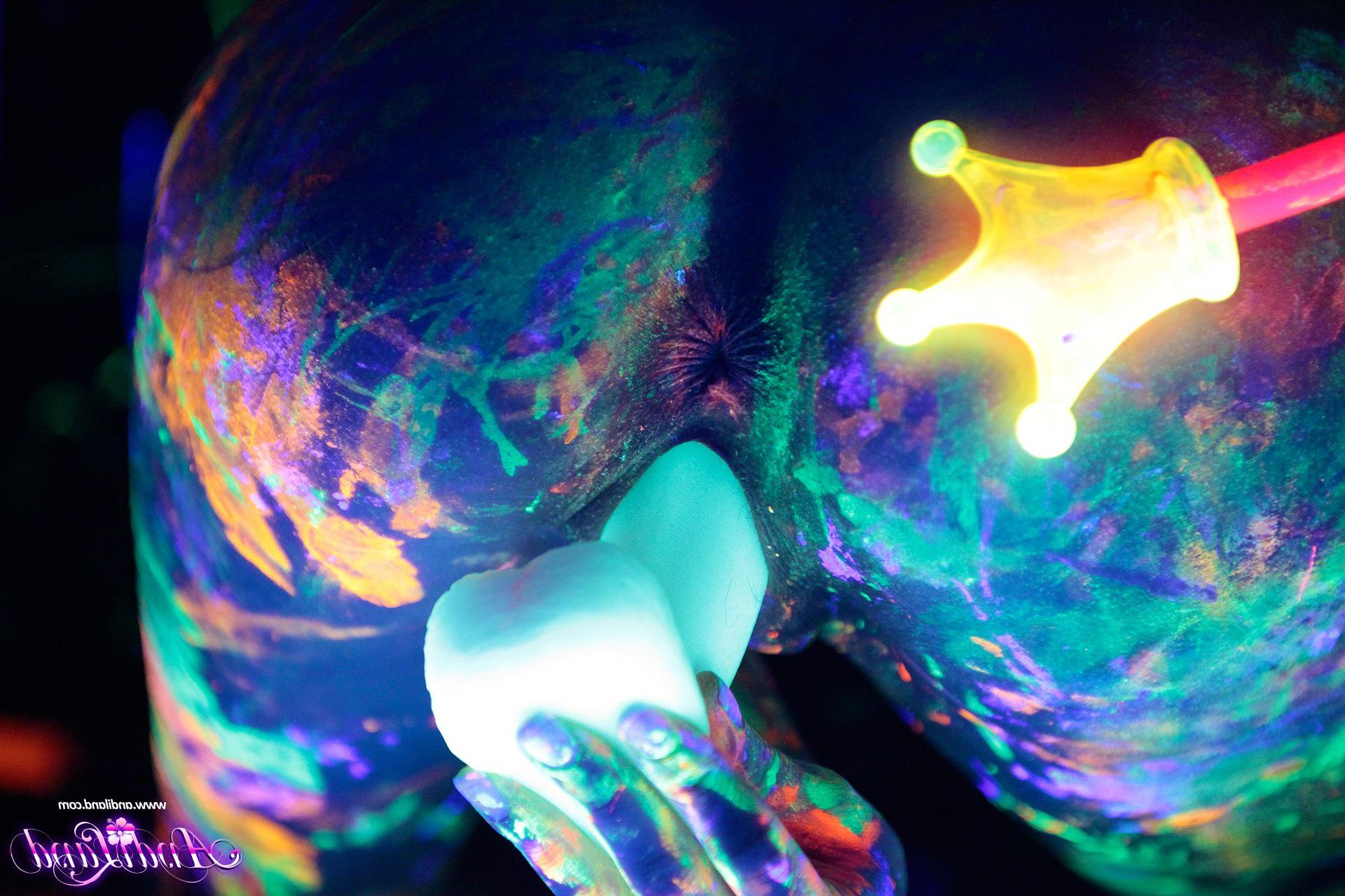 15P Andi Land gets super kinky with the black light and neon body paint