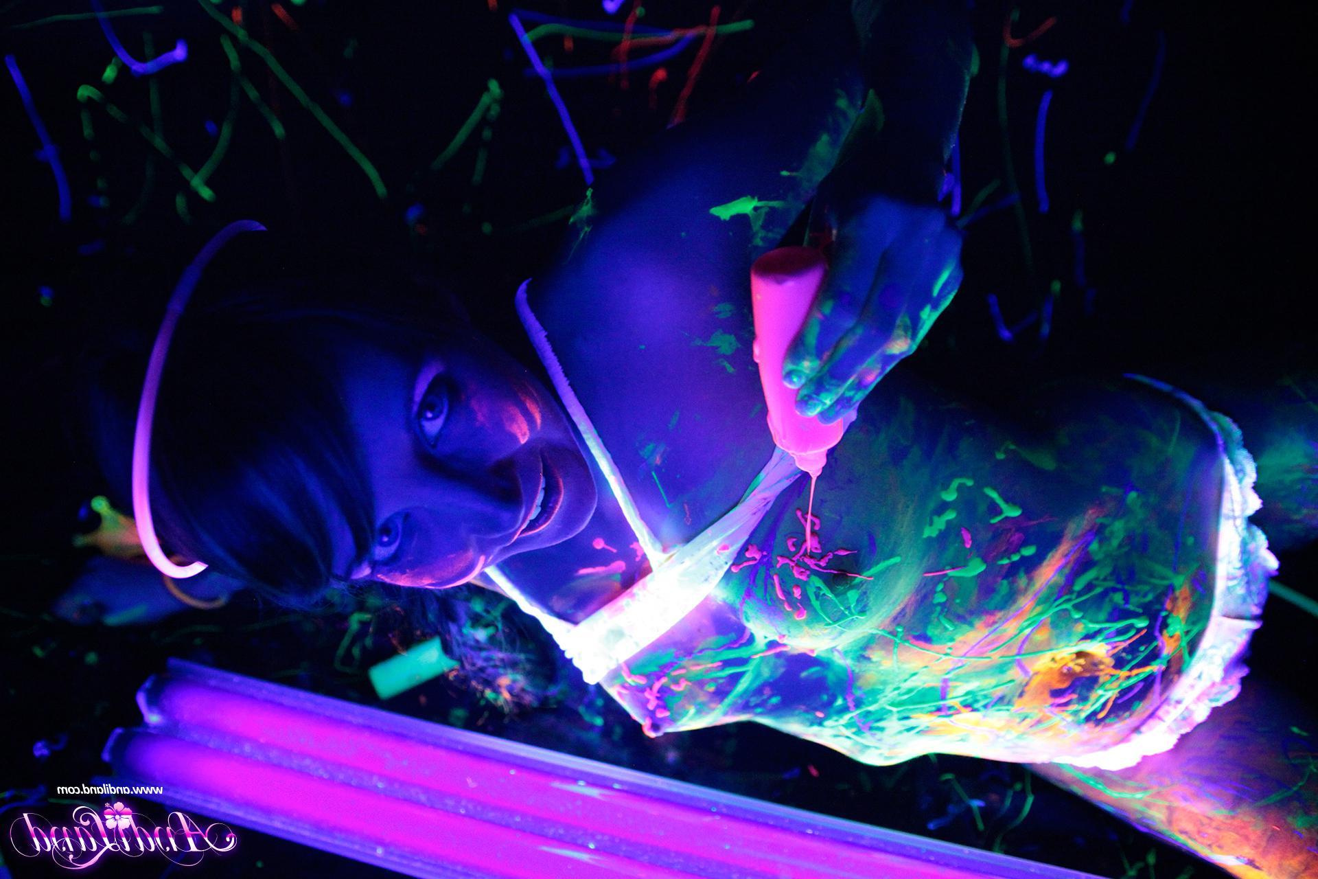 15P Andi Land gets super kinky with the black light and neon body paint
