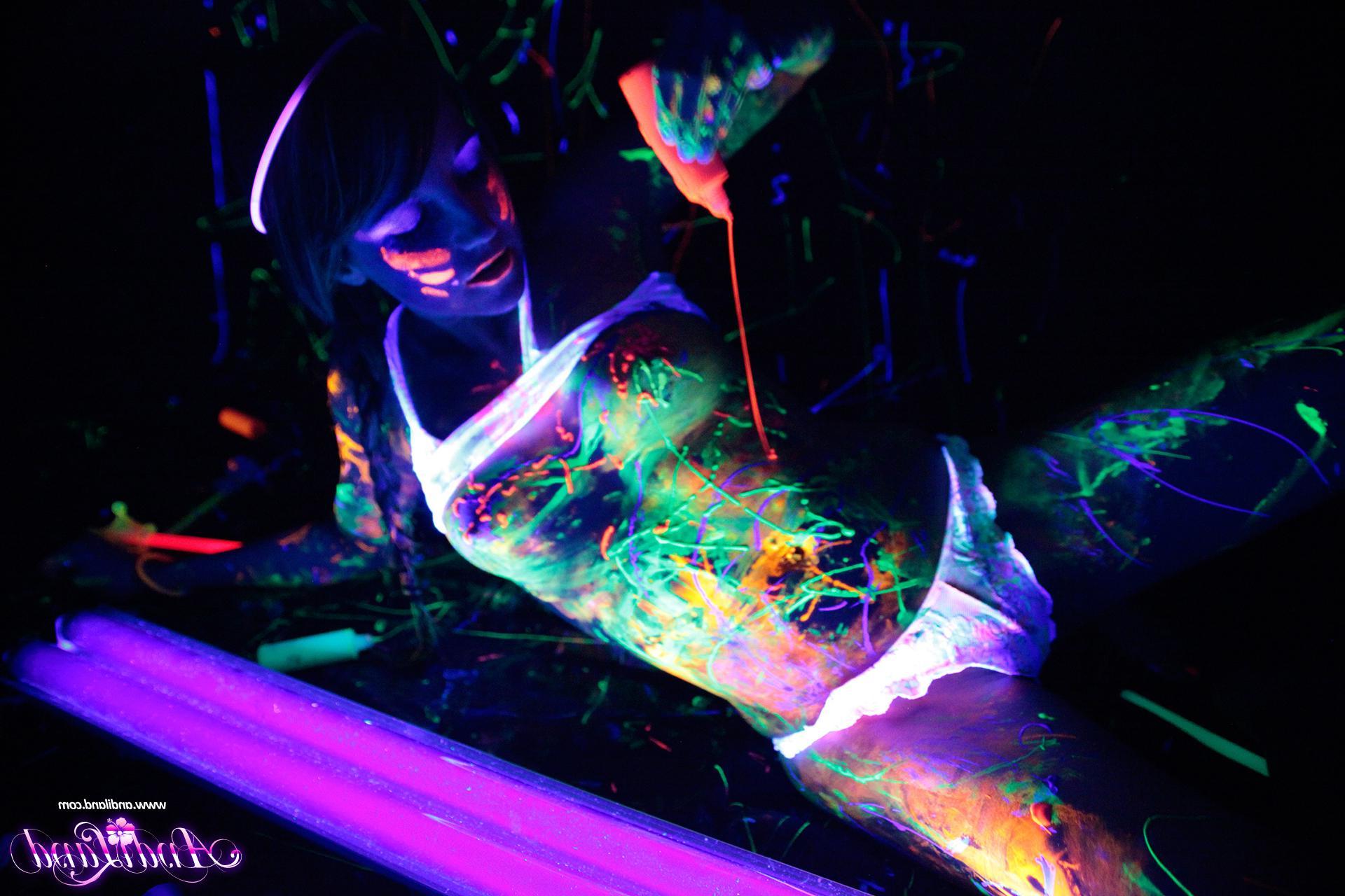 15P Andi Land gets super kinky with the black light and neon body paint