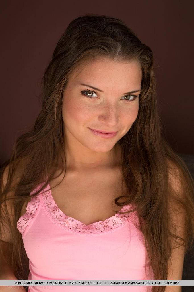 18P Brunette teen Anita Bellini gets completely naked and spreads her legs