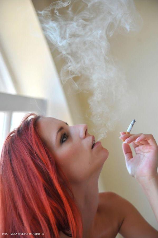 14P Pictures of Ariel smoking a cigarette in the nude