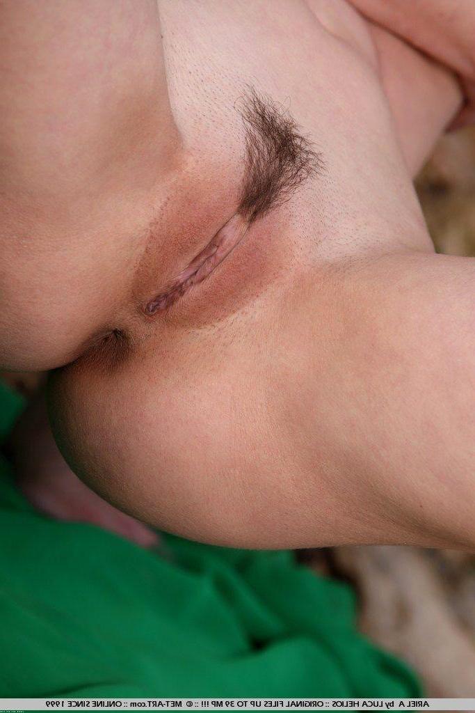 18P Pictures of Ariel naked and ready to fuck