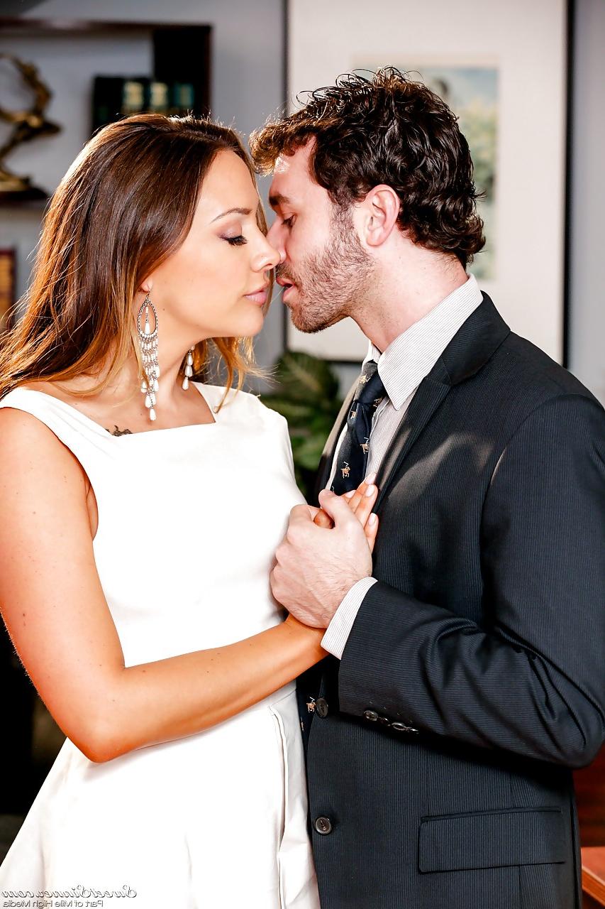 15P Hot pornstar reality MILF Chanel Preston baring big tits & kissing James Deen
