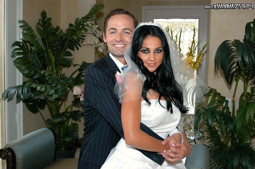 16P Audrey had the hots for the photographer at her wedding so she sneaks off and fucks him
