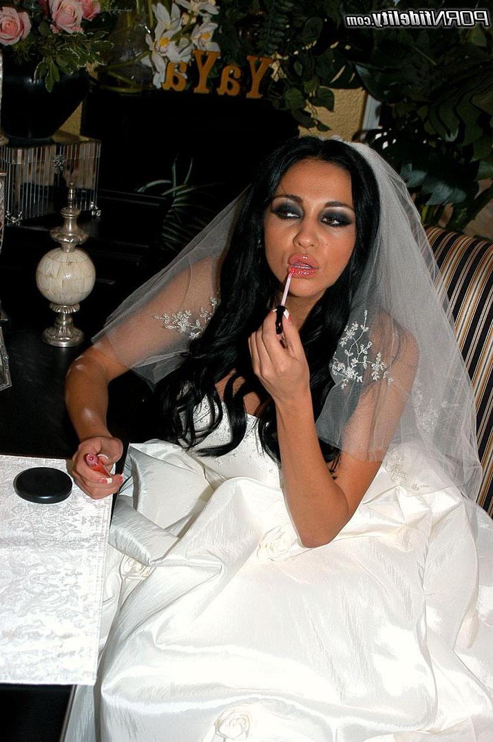 16P Audrey had the hots for the photographer at her wedding so she sneaks off and fucks him
