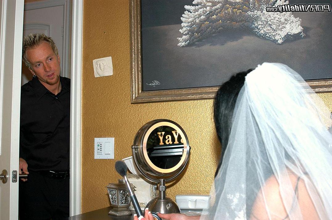 16P Audrey had the hots for the photographer at her wedding so she sneaks off and fucks him