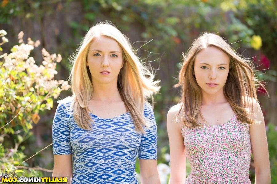 20P Hot teens Karla and Aubrey hook up to eat each other's pussies