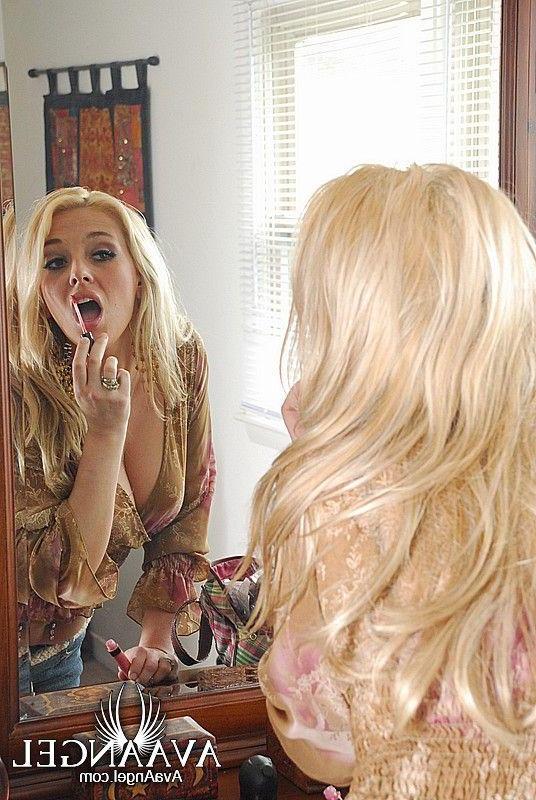 14P Pictures of Ava Angel doing her makeup