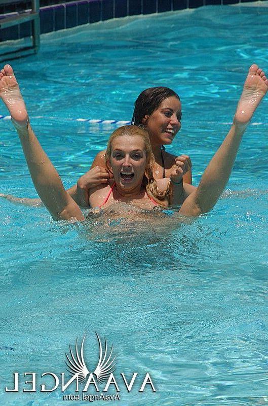 15P Pictures of Ava Angel getting kinky outside in her bikini