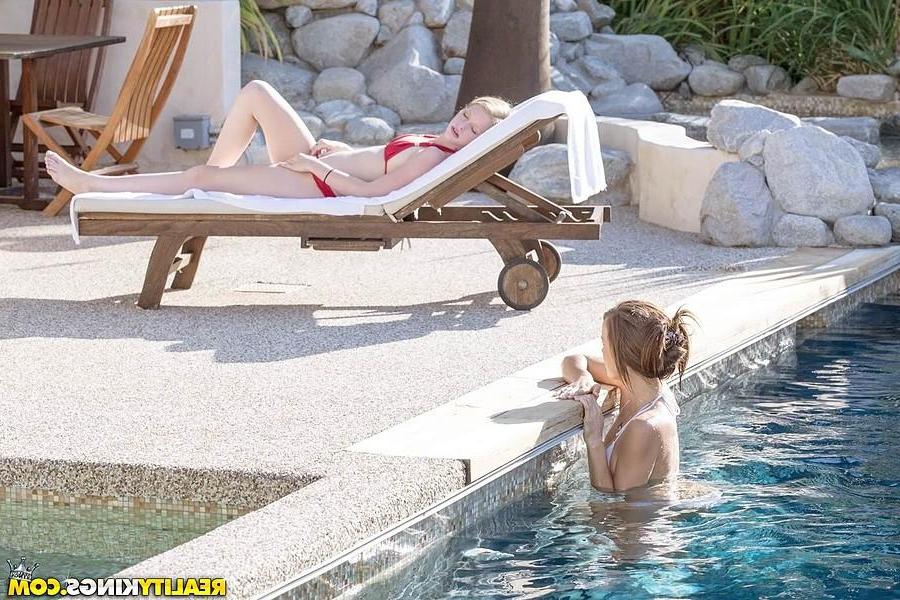 12P Pictures of Avril and Malena going at it in their bikinis