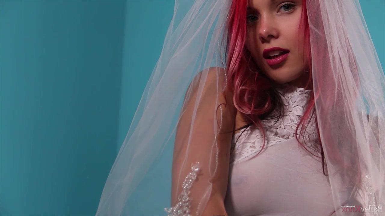 16P Bailey Knox shares some naughty pics of her honeymoon