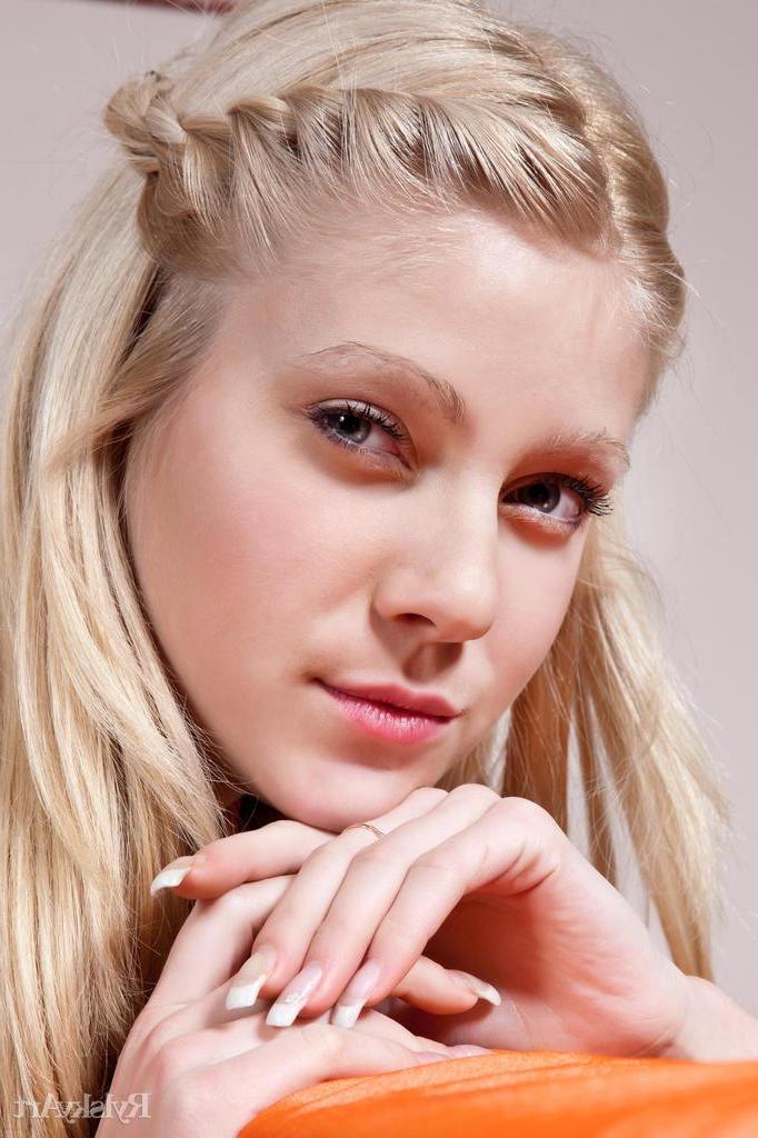 16P Blonde teen Bayle A strips naked and flaunts her gorgeous body