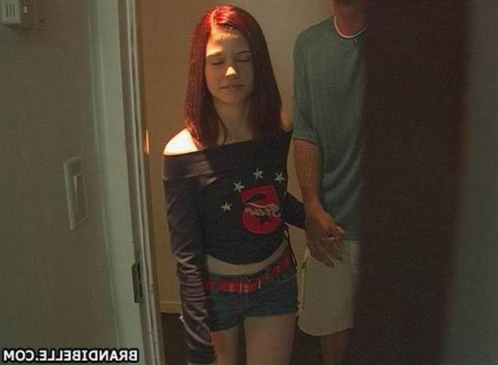 16P Pictures of teen babe Brandi Belle working her magic