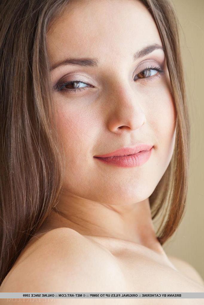 18P Brunette beauty Breann strips completely naked and waits for you in bed