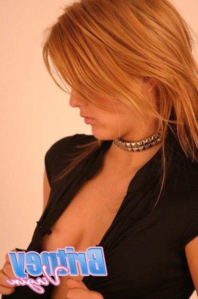 15P Pictures of Britney Virgin teasing as a punk rocker