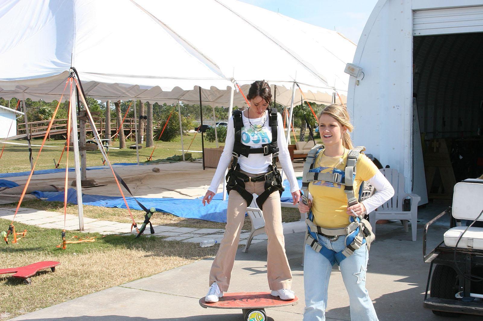 20P Pictures of Samantha Gauge and Brooke Skye going sky diving
