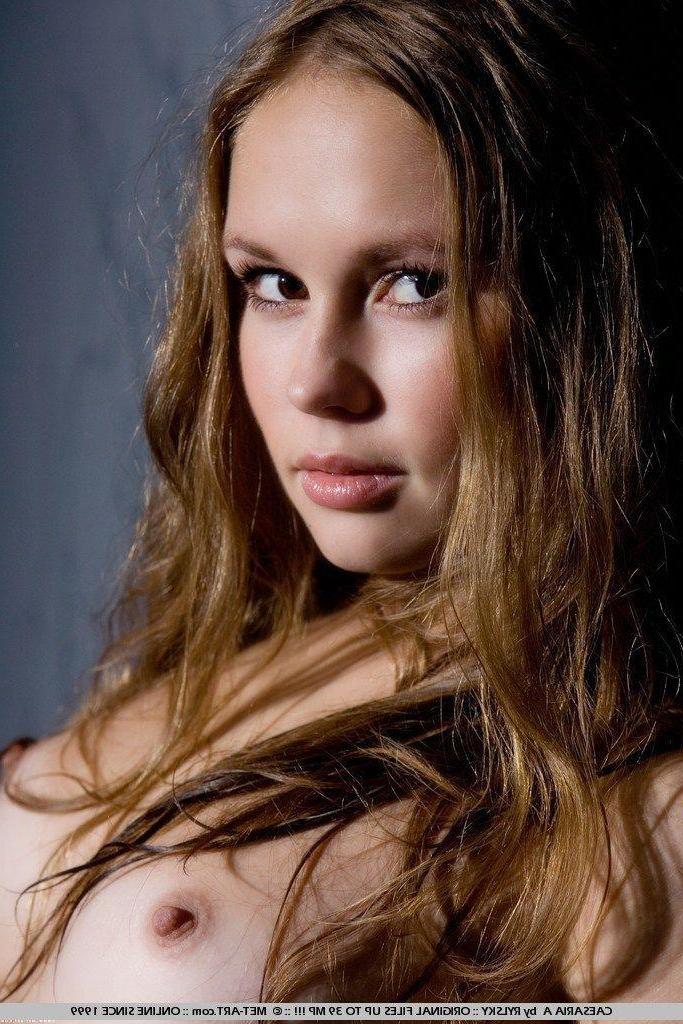 18P Pictures of Ceasaria A getting her pussy wet