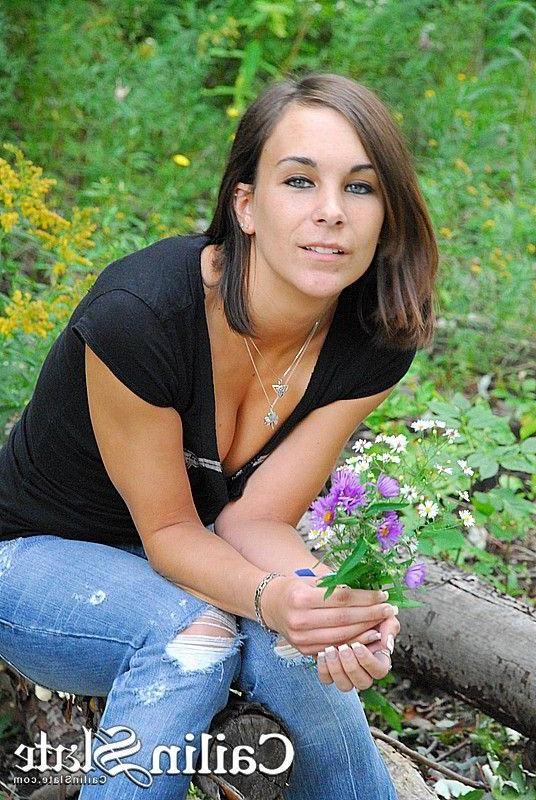 14P Pictures of teen cutie Cailin Slate getting naked outside