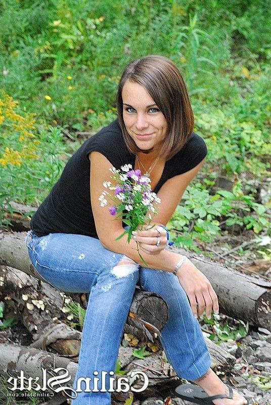 14P Pictures of teen cutie Cailin Slate getting naked outside