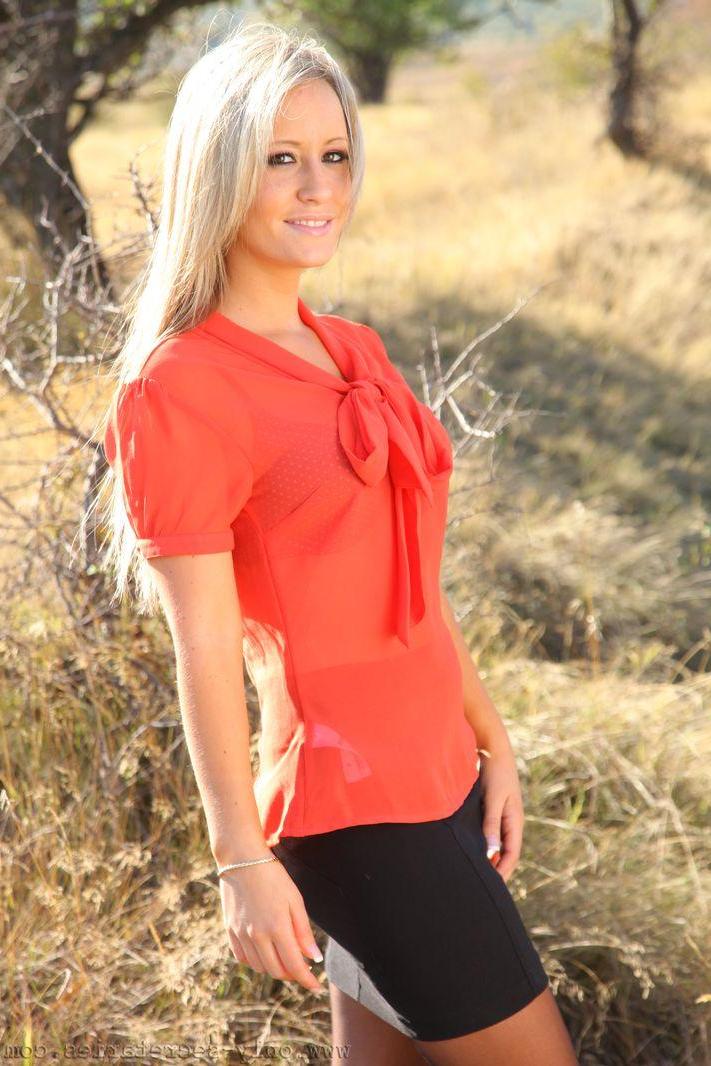 16P Blonde teen Candice Collyer strips for you outside