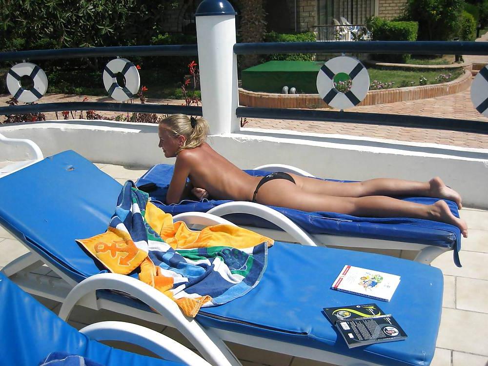 25P Playas Bikinis Topless Fotos 8