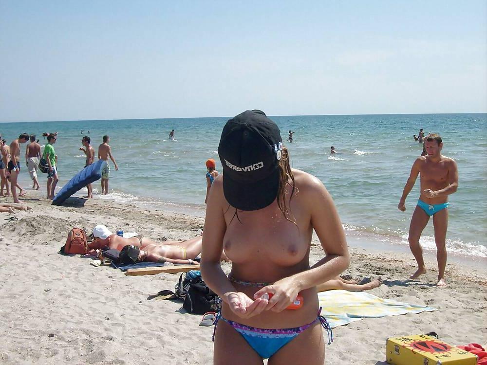 25P Playas Bikinis Topless Fotos 9