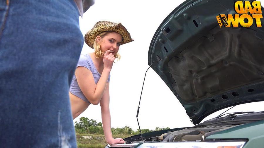 12P Blonde teen Chloe Couture pays for the tow truck by putting out