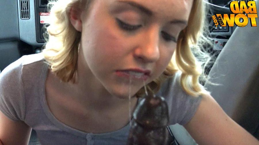 12P Blonde teen Chloe Couture pays for the tow truck by putting out