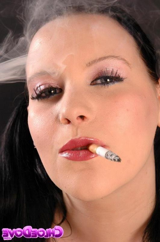 16P Pictures of Chloe Dove smoking a cigarette