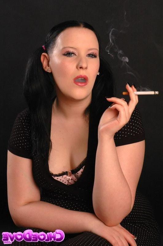16P Pictures of Chloe Dove smoking a cigarette